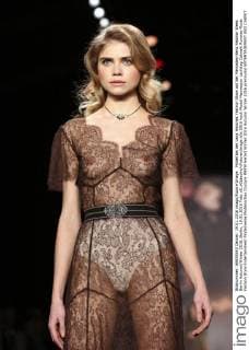 Model bei der Lena Hoschek Fashion Show auf der Mercedes-Benz Fashion Week Berlin Autumn Winter 2016. Berlin, 19.01.2016 Foto:xS.xGabschx xFuturexImage