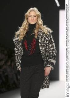Larissa Marolt bei der Sportalm Fashion Show auf der Mercedes-Benz Fashion Week Berlin Autumn Winter 2016. Berlin, 19.01.2016 Foto:xS.xGabschx xFuturexImage