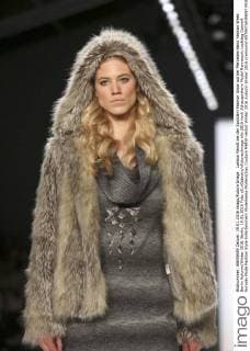 Larissa Marolt bei der Sportalm Fashion Show auf der Mercedes-Benz Fashion Week Berlin Autumn Winter 2016. Berlin, 19.01.2016 Foto:xS.xGabschx xFuturexImage