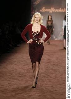 Franziska Knuppe auf dem Catwalk für Label Lena Hoschek bei der MBFW 2016 im Fashion Week Zelt am Brandenburger Tor, Berlin.