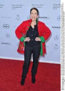 Daniela Ziegler bei der Riani Modenschau am 19.01.2016 im Rahmen der Mercedes-Benz Fashion Week Herbst Winter 2016 in Berlin MBFW Fashionweek 2016 in Berlin- Riani Fashionshow 