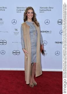 Kerstin Linnartz bei der Riani Modenschau am 19.01.2016 im Rahmen der Mercedes-Benz Fashion Week Herbst Winter 2016 in Berlin MBFW Fashionweek 2016 in Berlin- Riani Fashionshow 