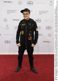 Rolf Scheider - Ankunft zur Lena Hoschek Fashion-Show im Rahmen der Mercedes-Benz Fashion Week Berlin Autumn Winter 2016 am Brandenburger Tor in Berlin am 19.01.2016. Mercedes-Benz Fashion Week Berlin Autumn Winter 2016