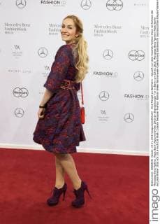 Elna-Marget zu Bentheim - Ankunft zur Lena Hoschek Fashion-Show im Rahmen der Mercedes-Benz Fashion Week Berlin Autumn Winter 2016 am Brandenburger Tor in Berlin am 19.01.2016. Mercedes-Benz Fashion Week Berlin Autumn Winter 2016