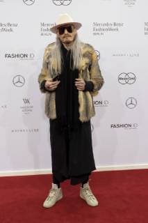 Patrick Mohr - Ankunft zur Lena Hoschek Fashion-Show im Rahmen der Mercedes-Benz Fashion Week Berlin Autumn Winter 2016 am Brandenburger Tor in Berlin am 19.01.2016. Mercedes-Benz Fashion Week Berlin Autumn Winter 2016