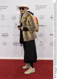 Patrick Mohr - Ankunft zur Lena Hoschek Fashion-Show im Rahmen der Mercedes-Benz Fashion Week Berlin Autumn Winter 2016 am Brandenburger Tor in Berlin am 19.01.2016. Mercedes-Benz Fashion Week Berlin Autumn Winter 2016