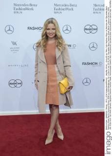 Jennifer Ulrich - Ankunft zur Marc Cain Fashion-Show im Rahmen der Mercedes-Benz Fashion Week Berlin Autumn Winter 2016 am Brandenburger Tor in Berlin am 19.01.2016. Mercedes-Benz Fashion Week Berlin Autumn Winter 2016