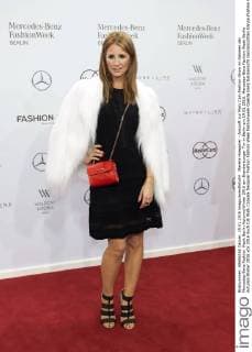 Mareile Hoeppner - Ankunft zur Marc Cain Fashion-Show im Rahmen der Mercedes-Benz Fashion Week Berlin Autumn Winter 2016 am Brandenburger Tor in Berlin am 19.01.2016. Mercedes-Benz Fashion Week Berlin Autumn Winter 2016