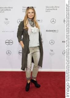 Jana Julie Kilka - Ankunft zur Sportalm Fashion-Show im Rahmen der Mercedes-Benz Fashion Week Berlin Autumn Winter 2016 am Brandenburger Tor in Berlin am 19.01.2016. Mercedes-Benz Fashion Week Berlin Autumn Winter 2016