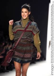 Rebecca Mir bei der Riani Fashion Show auf der Mercedes-Benz Fashion Week Berlin Autumn Winter 2016. Berlin, 19.01.2016 Foto:xS.xGabschx xFuturexImage