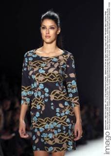 Rebecca Mir bei der Riani Fashion Show auf der Mercedes-Benz Fashion Week Berlin Autumn Winter 2016. Berlin, 19.01.2016 Foto:xS.xGabschx xFuturexImage