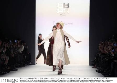Models bei der Riani Fashion Show auf der Mercedes-Benz Fashion Week Berlin Autumn Winter 2016. Berlin, 19.01.2016 Foto:xS.xGabschx xFuturexImage