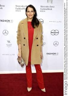 Bettina Zimmermann bei der Marc Cain Fashion Show auf der Mercedes-Benz Fashion Week Berlin Autumn Winter 2016. Berlin, 19.01.2016 Foto:xS.xGabschx xFuturexImage