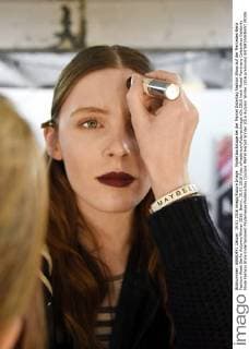 Model backstage bei der Marcel Ostertag Fashion Show auf der Mercedes-Benz Fashion Week Berlin Autumn Winter 2016. Berlin, 19.01.2016 Foto:xFredericx xFuturexImage