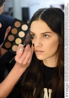 Model backstage bei der Marcel Ostertag Fashion Show auf der Mercedes-Benz Fashion Week Berlin Autumn Winter 2016. Berlin, 19.01.2016 Foto:xFredericx xFuturexImage