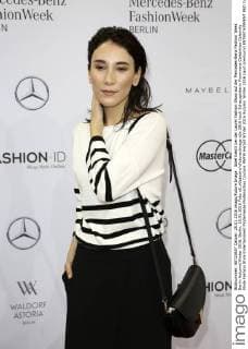 Sibel Kekilli bei der Laurel Fashion Show auf der Mercedes-Benz Fashion Week Berlin Autumn Winter 2016. Berlin, 20.01.2016 Foto:xS.xGabschx xFuturexImage