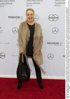 Barbara Schoene - Ankunft zur Minx by Eva Lutz Fashion-Show im Rahmen der Mercedes-Benz Fashion Week Berlin Autumn Winter 2016 am Brandenburger Tor in Berlin am 19.01.2016. Mercedes-Benz Fashion Week Berlin Autumn Winter 2016