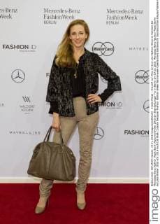 Kristin Meyer - Ankunft zur Minx by Eva Lutz Fashion-Show im Rahmen der Mercedes-Benz Fashion Week Berlin Autumn Winter 2016 am Brandenburger Tor in Berlin am 19.01.2016. Mercedes-Benz Fashion Week Berlin Autumn Winter 2016