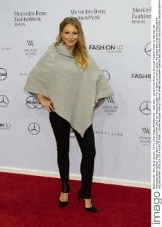 Jana Kilka - Ankunft zur Minx by Eva Lutz Fashion-Show im Rahmen der Mercedes-Benz Fashion Week Berlin Autumn Winter 2016 am Brandenburger Tor in Berlin am 19.01.2016. Mercedes-Benz Fashion Week Berlin Autumn Winter 2016