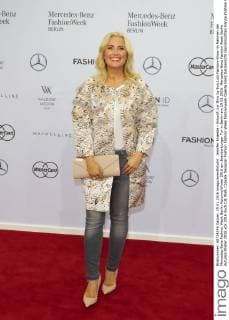 Jennifer Knaeble - Ankunft zur Minx by Eva Lutz Fashion-Show im Rahmen der Mercedes-Benz Fashion Week Berlin Autumn Winter 2016 am Brandenburger Tor in Berlin am 19.01.2016. Mercedes-Benz Fashion Week Berlin Autumn Winter 2016