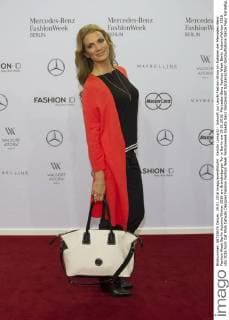 Kerstin Linnartz - Ankunft zur Laurèl Fashion-Show im Rahmen der Mercedes-Benz Fashion Week Berlin Autumn Winter 2016 am Brandenburger Tor in Berlin am 19.01.2016. Mercedes-Benz Fashion Week Berlin Autumn Winter 2016