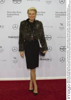 Stephanie Graefin von Bruges von Pfuel - Ankunft zur Laurèl Fashion-Show im Rahmen der Mercedes-Benz Fashion Week Berlin Autumn Winter 2016 am Brandenburger Tor in Berlin am 19.01.2016. Mercedes-Benz Fashion Week Berlin Autumn Winter 2016