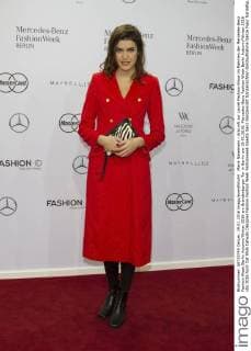 Marie Nasemann - Ankunft zur Laurèl Fashion-Show im Rahmen der Mercedes-Benz Fashion Week Berlin Autumn Winter 2016 am Brandenburger Tor in Berlin am 19.01.2016. Mercedes-Benz Fashion Week Berlin Autumn Winter 2016