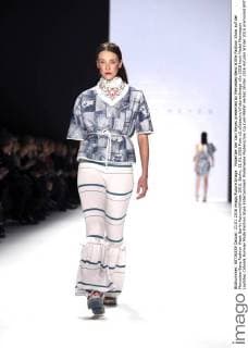 Model bei der Xavi Reyes presented by Mercedes-Benz & Elle Fashion Show auf der Mercedes-Benz Fashion Week Berlin Autumn Winter 2016. Berlin, 21.01.2016 Foto:xS.xGabschx xFuturexImage