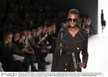 Model bei der Dimitri Fashion Show auf der Mercedes-Benz Fashion Week Berlin Autumn Winter 2016. Berlin, 21.01.2016 Foto:xS.xGabschx xFuturexImage