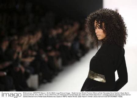 Model bei der Dimitri Fashion Show auf der Mercedes-Benz Fashion Week Berlin Autumn Winter 2016. Berlin, 21.01.2016 Foto:xS.xGabschx xFuturexImage