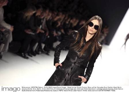 Model bei der Dimitri Fashion Show auf der Mercedes-Benz Fashion Week Berlin Autumn Winter 2016. Berlin, 21.01.2016 Foto:xS.xGabschx xFuturexImage