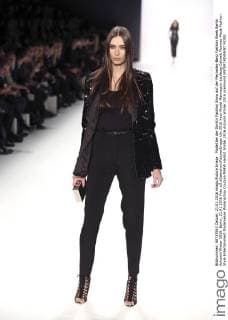 Model bei der Dimitri Fashion Show auf der Mercedes-Benz Fashion Week Berlin Autumn Winter 2016. Berlin, 21.01.2016 Foto:xS.xGabschx xFuturexImage
