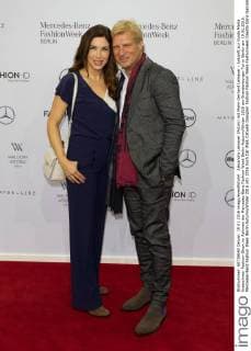 Alexandra Leinauer (Polzin) mit Mann Gerhard Leinauer - Ankunft zur Guido Maria Kretschmer Fashion-Show im Rahmen der Mercedes-Benz Fashion Week Berlin Autumn Winter 2016 am Brandenburger Tor in Berlin am 19.01.2016. Mercedes-Benz Fashion Week Berlin Autumn Winter 2016
