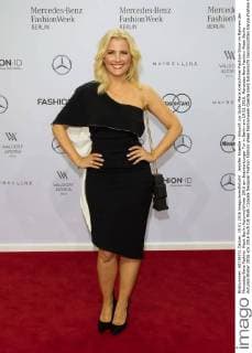 Jennifer Knaeble - Ankunft zur Guido Maria Kretschmer Fashion-Show im Rahmen der Mercedes-Benz Fashion Week Berlin Autumn Winter 2016 am Brandenburger Tor in Berlin am 19.01.2016. Mercedes-Benz Fashion Week Berlin Autumn Winter 2016