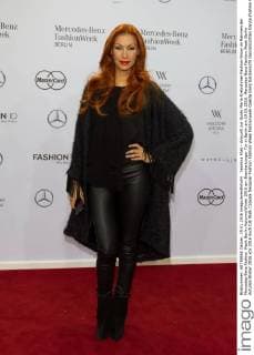 Yasmina Filali - Ankunft zur Guido Maria Kretschmer Fashion-Show im Rahmen der Mercedes-Benz Fashion Week Berlin Autumn Winter 2016 am Brandenburger Tor in Berlin am 19.01.2016. Mercedes-Benz Fashion Week Berlin Autumn Winter 2016
