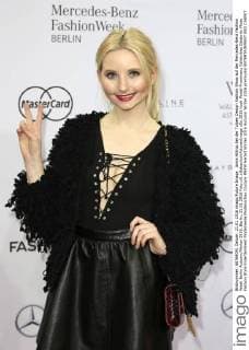 Anna Hiltrop bei der Tulpen Design Fashion Show auf der Mercedes-Benz Fashion Week Berlin Autumn Winter 2016. Berlin, 21.01.2016 Foto:xS.xGabschx xFuturexImage