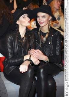 Betty Taube und Jolina Fust bei der Emre Erdemoglu Fashion Show auf der Mercedes-Benz Fashion Week Berlin Autumn Winter 2016. Berlin, 22.01.2016 Foto:xS.xGabschx xFuturexImage