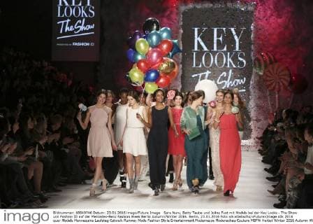 Sara Nuru, Betty Taube und Jolina Fust mit Models bei der Key Looks - The Show von Fashion ID auf der Mercedes-Benz Fashion Week Berlin Autumn Winter 2016. Berlin, 23.01.2016 Foto:xS.xGabschx xFuturexImage