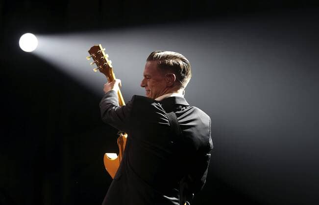 Bryan Adams Konzert in Granada Canadian singer Bryan Adams performs on stage during his concert held at Sports Palace of Granada, Andalusia, Spain on 24 January 2016. BRYAN ADAMS CONCERT !ACHTUNG: NUR REDAKTIONELLE NUTZUNG!  20160124-635892712619201779