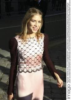 Fashion Week Paris - Prominente vor der Dior Modenschau Elena Perminova CELEBRITES : Defile Dior - Haute Couture Modenschau Frühling Sommer - 25 01 2016 GwendolineLeGoffx 