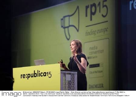 Berühmte Feministinnen, Anne Wizorek Anne Wizorek spricht auf der Internetkonferenz republica am 7. Mai 2015 in Berlin. republica 2015 - Tag 3