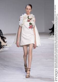 204259 Marineau Starface 2016-01-25 Paris France Paris Fashion week. Defilé Haute Couture Printemps été 2016 VALLI. Giambattista Valli, spring-summer 2016 Paris, France Editorial use only _sans_perso  Copyright: xMarineaux STAR_204259_008