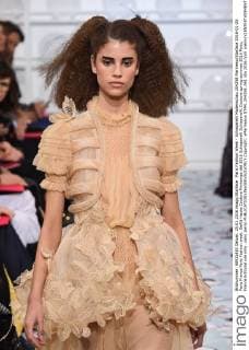 Paris Fashion Week - Schiaparelli Modenschau 204258 Marineau Starface 2016-01-25 Paris France Paris Fashion week. Defilé Haute Couture Printemps été 2016 Schiaparelli Schiaparelli, Couture spring-summer 2016 Paris, France Editorial use only _sans_perso  Copyright: xMarineaux STAR_204258_061