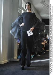 Paris Fashion Week - Stephane Rolland Modenschau 204273 Julien de Rosa Starface 2016-01-26 Paris France Paris Fashion week. Defilé Haute Couture Printemps été 2016. Stéphane Rolland. _sans_perso  Copyright: xJulienxdexRosax xStarfacex STAR_204273_006