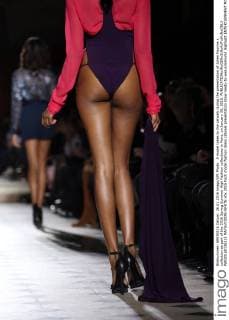 A model takes to the catwalk during the presentation of Julien Fournie s collection as part of the 2016 Spring Summer High Fashion collections in Paris, on January 26, 2016.  PAR20160126115 MAYAxVIDON-WHITE