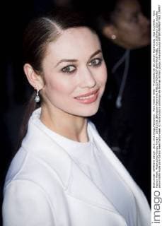 Paris Fashion Week - Prominente bei der Armani Modenschau Olga Kurylenko - Paris Fashion Week, Modenschau Giorgio Armani - 26 01 2016 JBAutissier Panoramic 