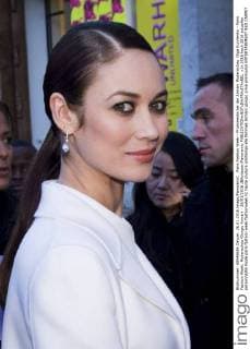 Paris Fashion Week - Prominente bei der Armani Modenschau Olga Kurylenko - Paris Fashion Week, Modenschau Giorgio Armani - 26 01 2016 JBAutissier Panoramic 
