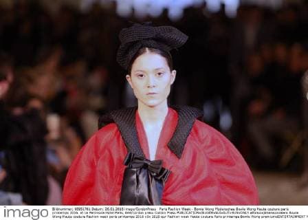 Paris Fashion Week - Bowie Wong Modenschau Bowie Wong Haute couture paris printemps 2016. at Le Peninsula Hotel Paris, 644 cordon press Cordon Press  alfonsoxjimenezxvalero Bowie Wong Haute couture Fashion week paris printemps 2016