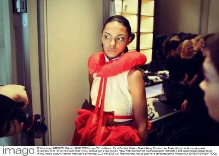Paris Fashion Week - Bowie Wong Modenschau Bowie Wong Haute couture paris printemps 2016. at Le Peninsula Hotel Paris, 644 cordon press Cordon Press  alfonsoxjimenezxvalero Bowie Wong, Haute couture Fashion week paris printemps 2016