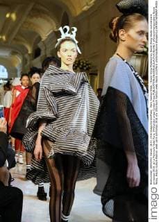 Paris Fashion Week - Bowie Wong Modenschau Bowie Wong Haute couture paris printemps 2016. at Le Peninsula Hotel Paris, 644 cordon press Cordon Press  alfonsoxjimenezxvalero Bowie Wong, Haute couture Fashion week paris printemps 2016